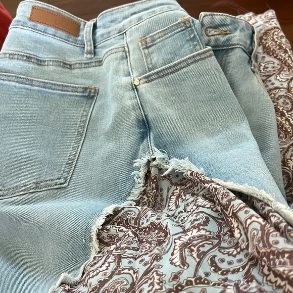 Light Blue Jeans Paisley Polyester Print on side of the Wide Leg Size: XS - Picture 9 of 10